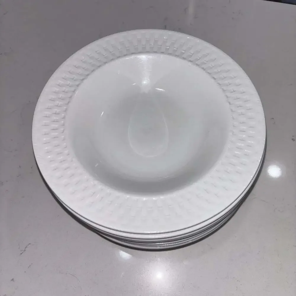 Oneida Wicker White 9” Large Rim Pasta Soup Bowls Set of 11